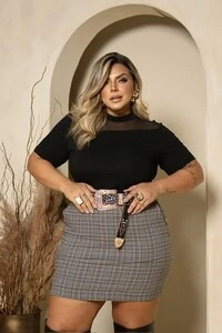 pre venda blusa malha com tule poliamida manga curta milan