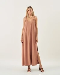 vestido longo com argolas quebela