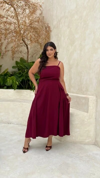 conjunto belina cropped alca e saia midi com bolso cargo hotpink