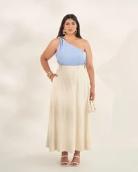 blusa um ombro fivela dourada quebela