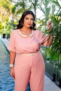 conjunto blusa e calca com detalhe cut out com cordao predil