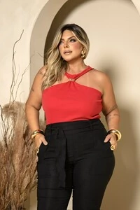 pre venda blusa canelada com acessorio milan