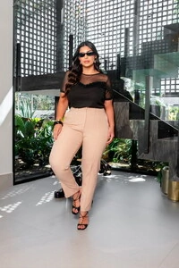 blusa canelada com decote coracao e tule predil