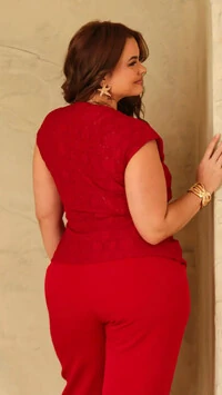 blusa em malha lasie com detalhe fivela lateral upper