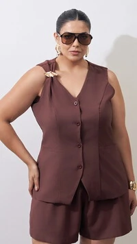 colete kelly alfaiataria viscose com aviamento dourado kayla