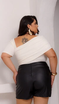 blusa canelada ribana assimetrica nah 9