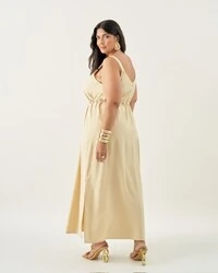 vestido longo com argolas quebela