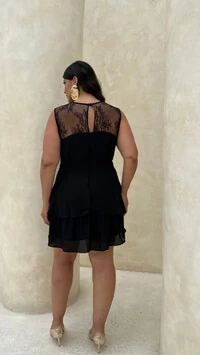 vestido renda chantily hotpink