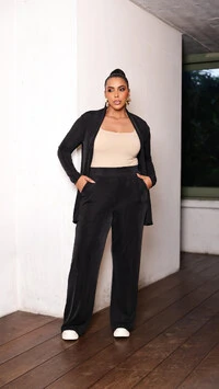 calca larissa malha aveludada upper