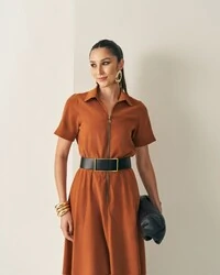 vestido evase com ziper frontal quebela