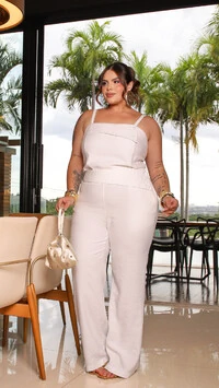 pre venda conjunto calca botoes com cropped assimetrico pala mel e canela