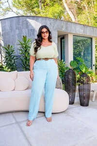 blusa em malha cochey decote princesa e manga tule predil