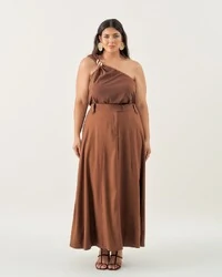 blusa um ombro fivela dourada quebela