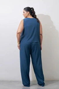 calca may com fivela dourada no cos kayla