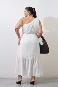 vestido um ombro midi com fivela organica kayla