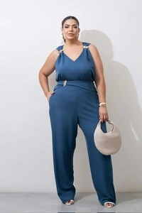 calca may com fivela dourada no cos kayla