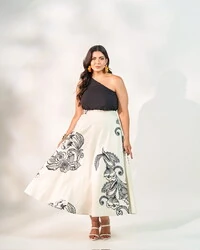 saia midi estampa efeito bordado quebela