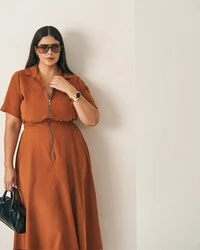 vestido evase com ziper frontal quebela