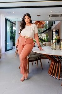 calca em linho com vinco e bolsos elastico cos costas predil