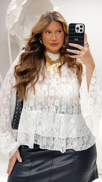 Pre venda blusa renda mariah