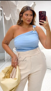 blusa canelada um ombro com fivela organica brunah
