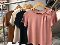 Blusa canelada malha com detalhe fivela predil