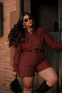 pre venda conjunto camisa com shorts e cinto divas