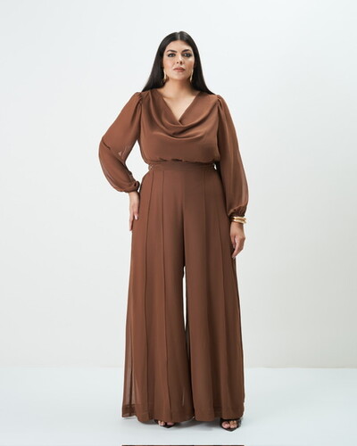 Foto macacao em degage quebela