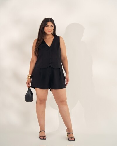 Foto conjunto alfaitaria colete + shorts quebela