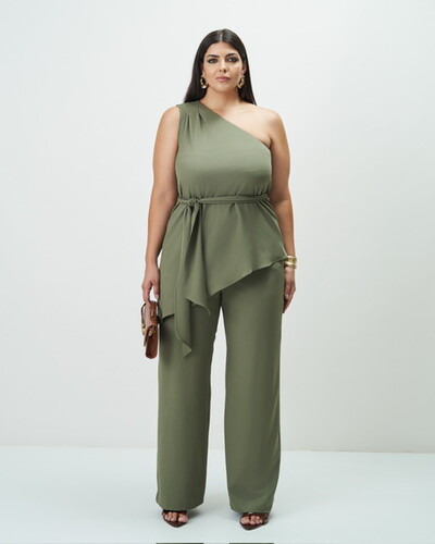 Foto Conjunto calca reta+ blusa um ombro e faixa quebela