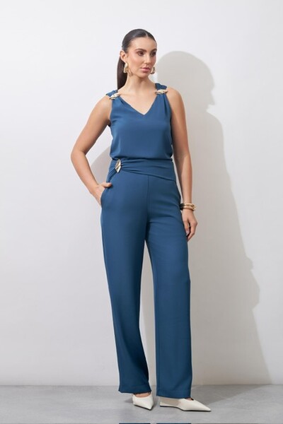 Fotoregata may com fivelas douradas kayla