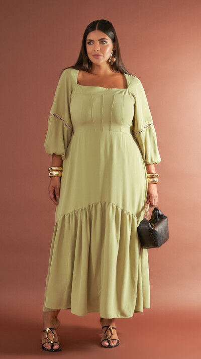 Foto vestido midi evase decote arredondado quebela