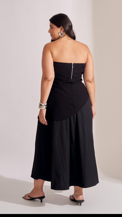 Fotoblusa tomara que caia viscose collab kayla