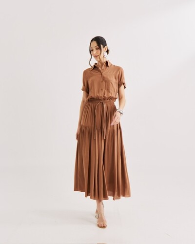 FotoVestido camisa e saia evase almare quebela