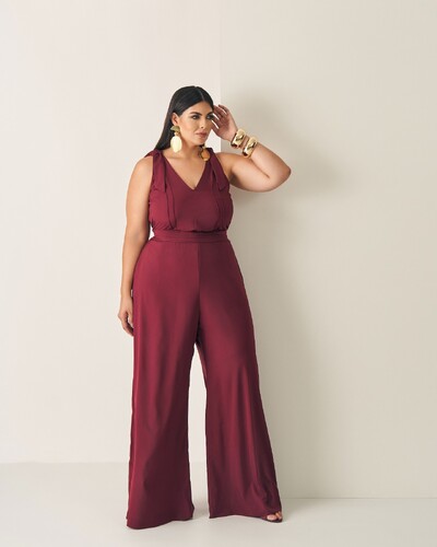 Foto macacao decote v com argola ombro quebela