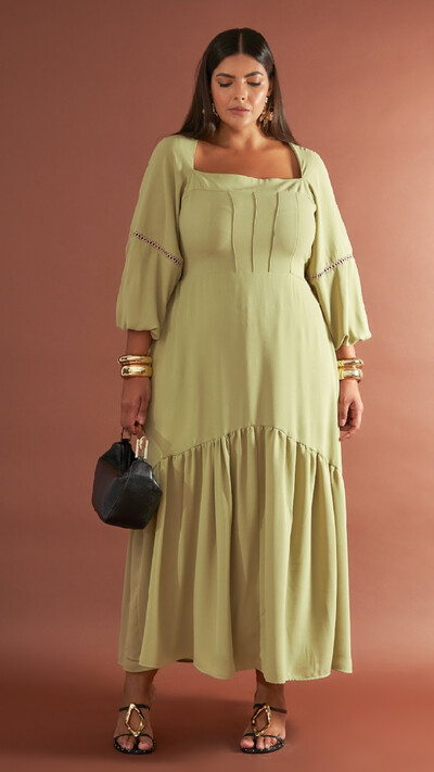 Fotovestido midi evase decote arredondado quebela