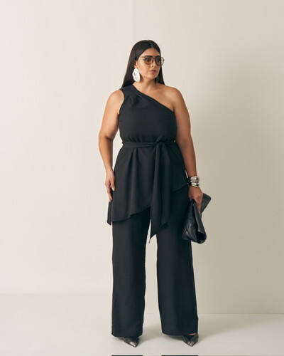 Foto Conjunto calca reta+ blusa um ombro e faixa quebela