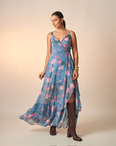 Foto vestido floral chiffon celeste kayla