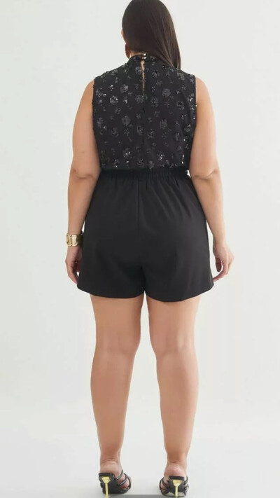 Fotoshorts saia fivela lateral alfaiataria quebela