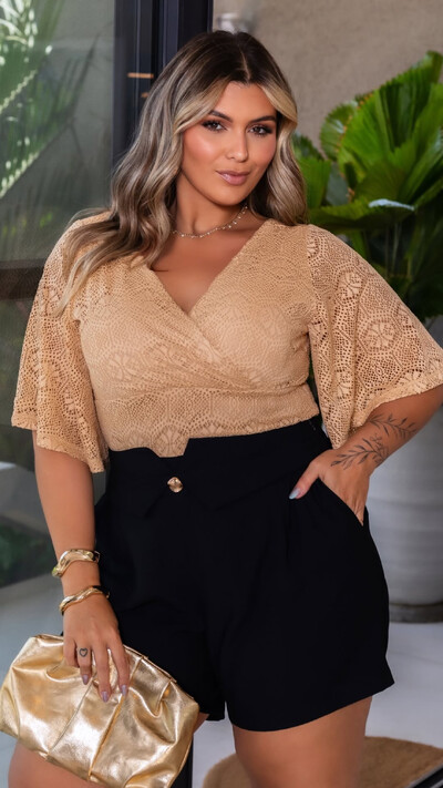 Foto pre venda blusa cropped transpassada mr fr