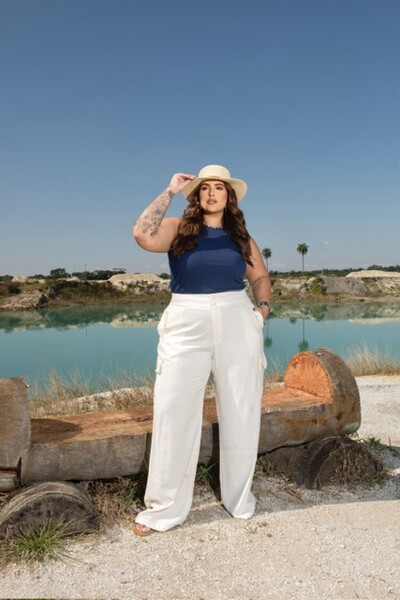 Foto regata com pitches bordado canelado divas