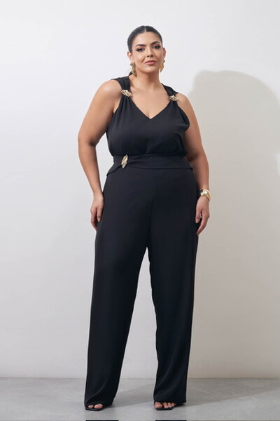 Foto regata may com fivelas douradas kayla