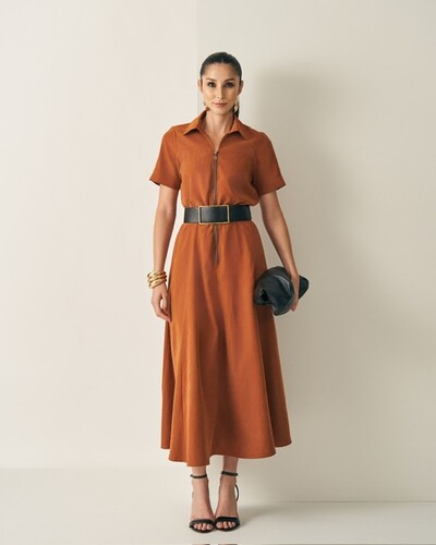 Fotovestido evase com ziper frontal quebela