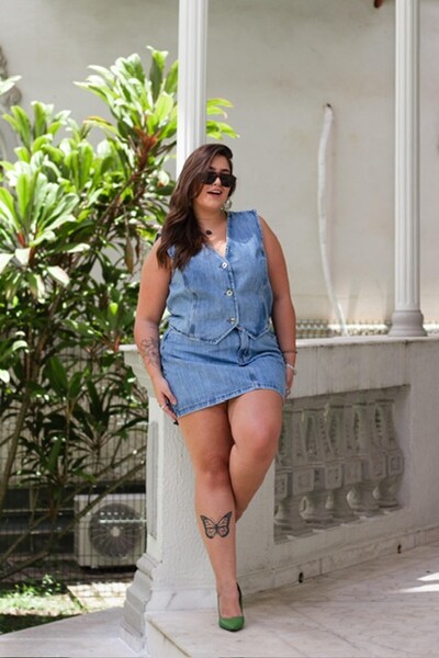 Foto colete jeans azul claro izzat