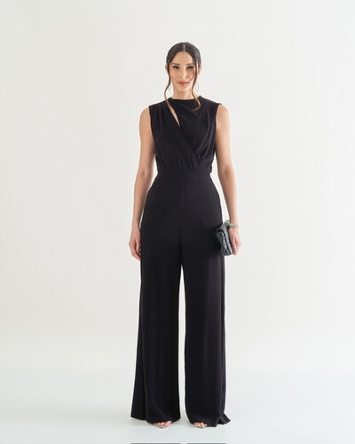 Foto Macacao viscose fluido shape cut frontal quebela