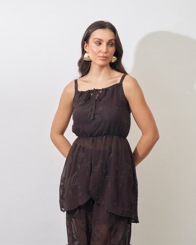 Foto regata em crepe trabalhada com ajuste juli kayla