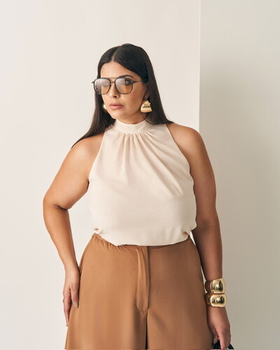 Foto blusa crepe meia gola com franzido quebela