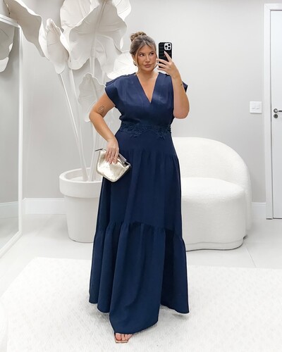 Foto Vestido longo veneza com renda no busto chicle