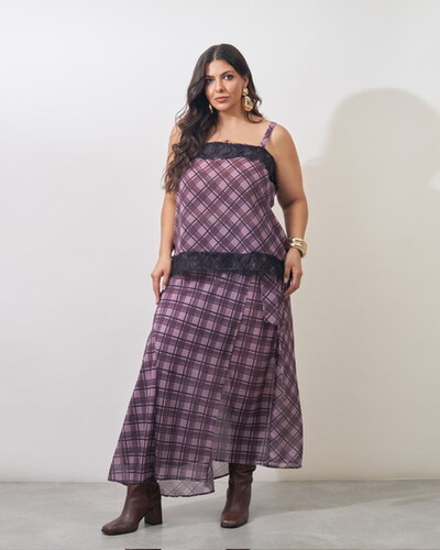 Fotosaia midi evase xadrez com renda chantily kayla