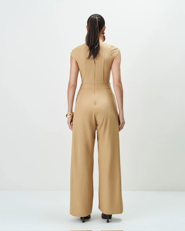 macacao decote quadrado com recortes em alfaiataria e forro quebela